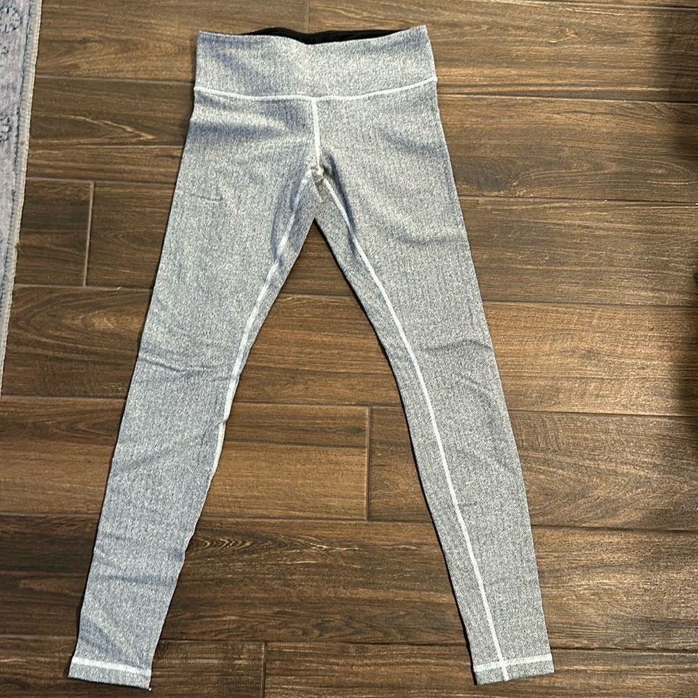 Lululemon herringbone wunder under size 6